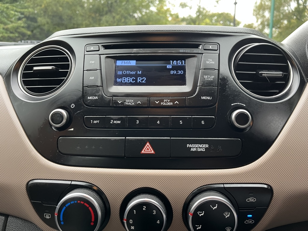 Used Hyundai i10 2015 for sale - 76082844: Photo 20