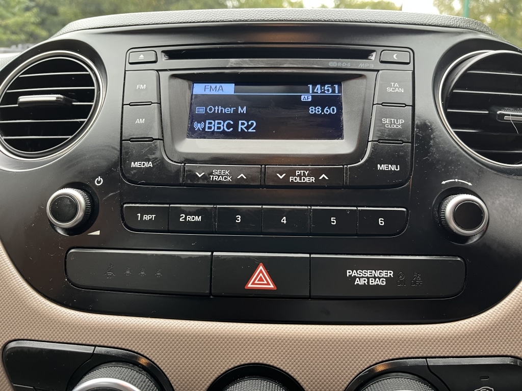 Used Hyundai i10 2015 for sale - 76082844: Photo 21