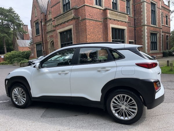 Used Hyundai KONA 2018 for sale - 75505669: Photo 2
