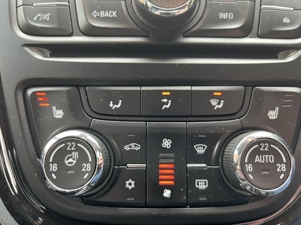 Used Vauxhall Mokka 2015 for sale - 75779646: Photo 11