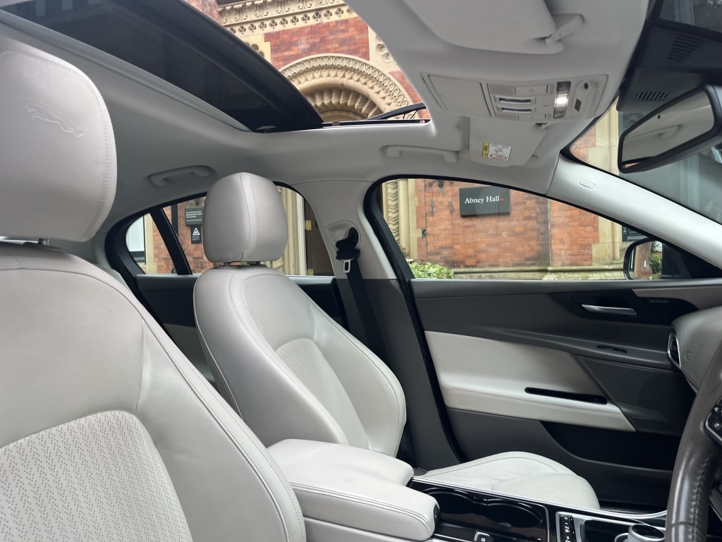 Used Jaguar XE 2015 for sale - 76149821: Photo 15