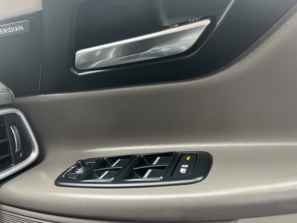 Used Jaguar XE 2015 for sale - 76149821: Photo 16