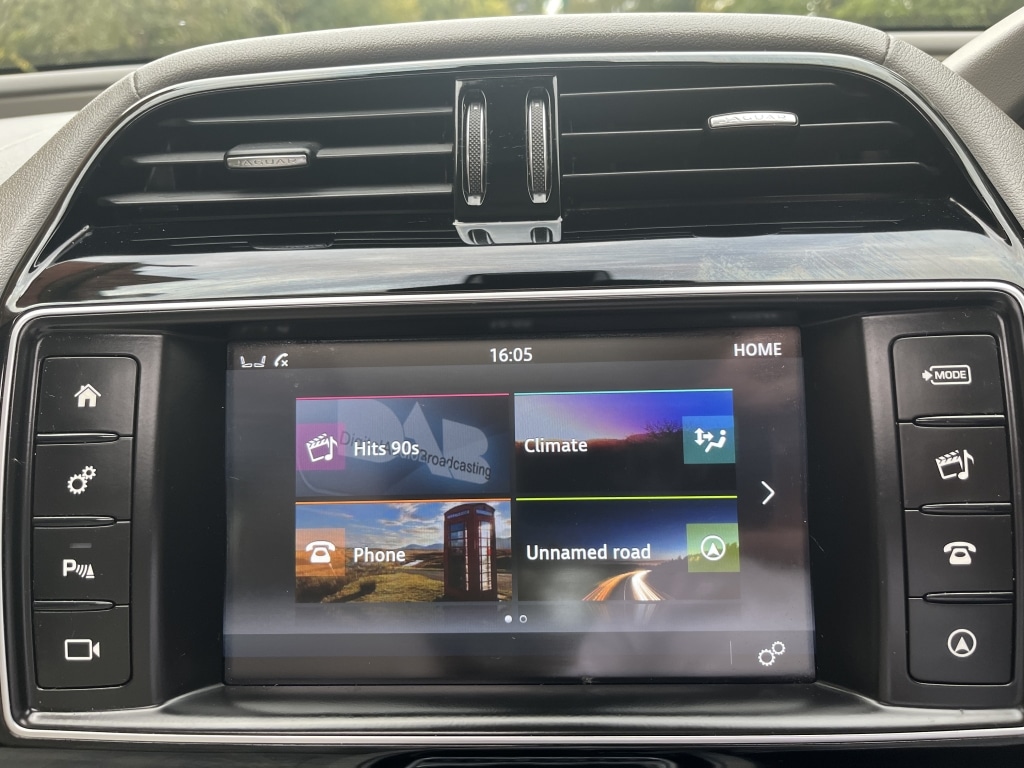 Used Jaguar XE 2015 for sale - 76149821: Photo 20