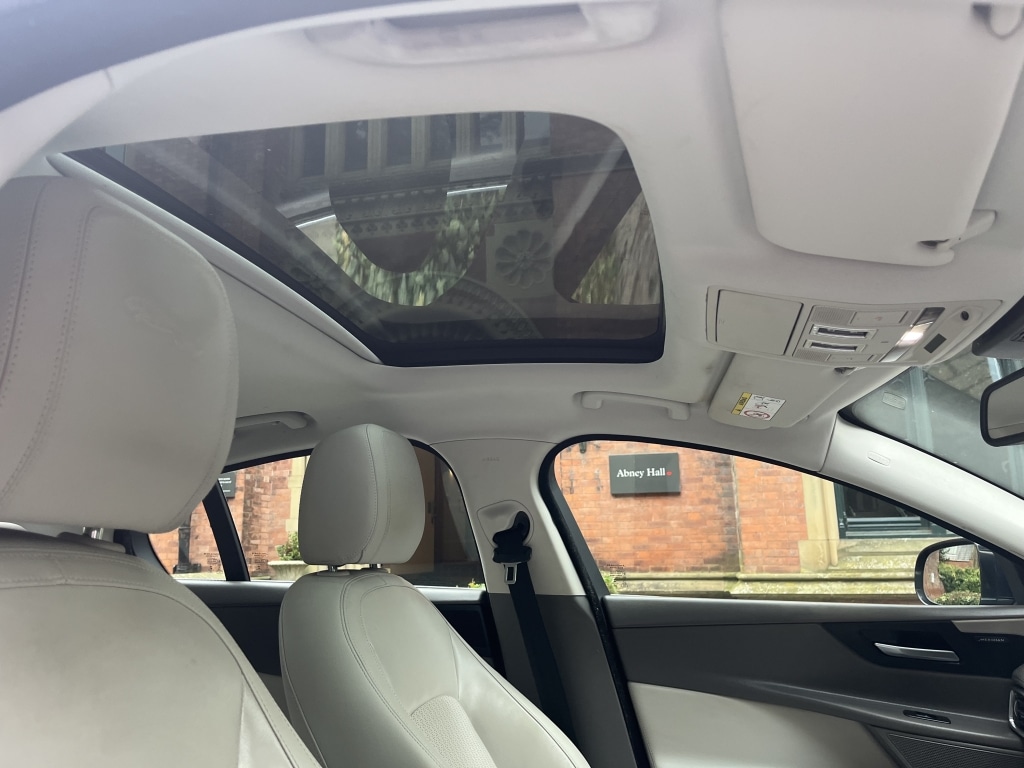 Used Jaguar XE 2015 for sale - 76149821: Photo 22
