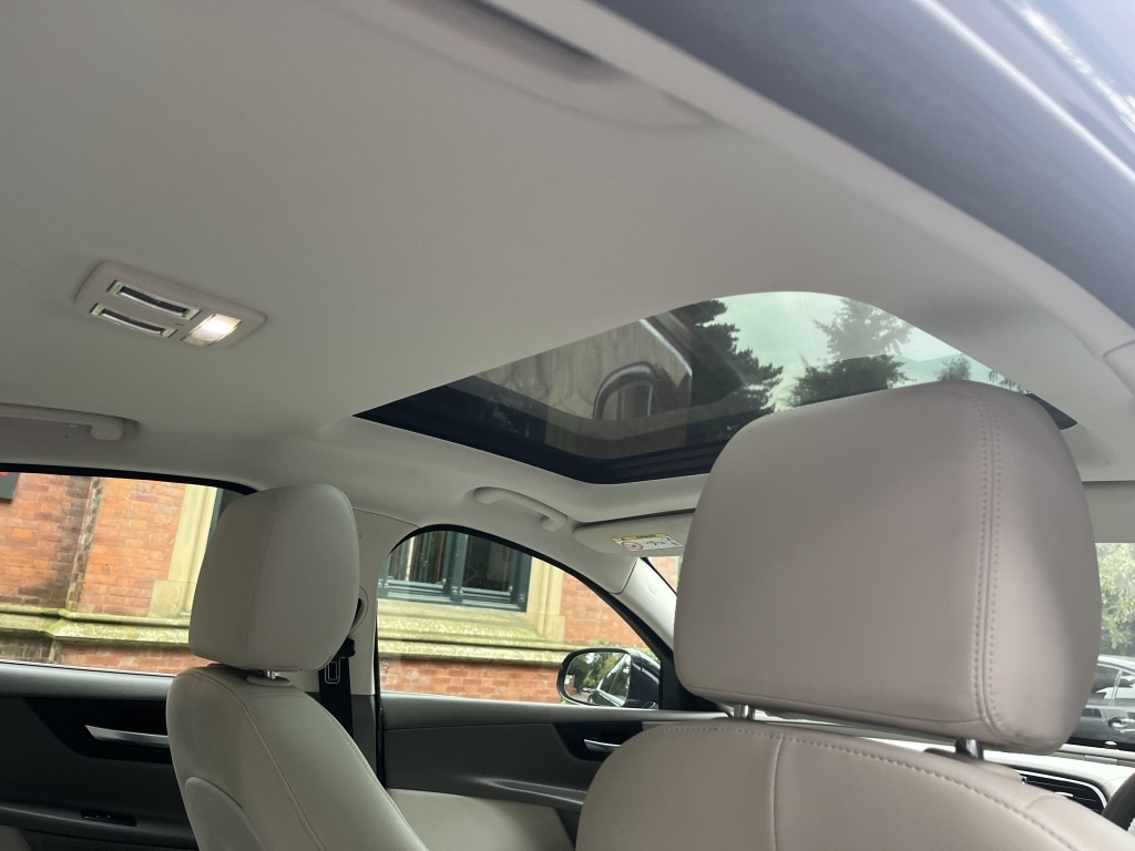 Used Jaguar XE 2015 for sale - 76149821: Photo 26