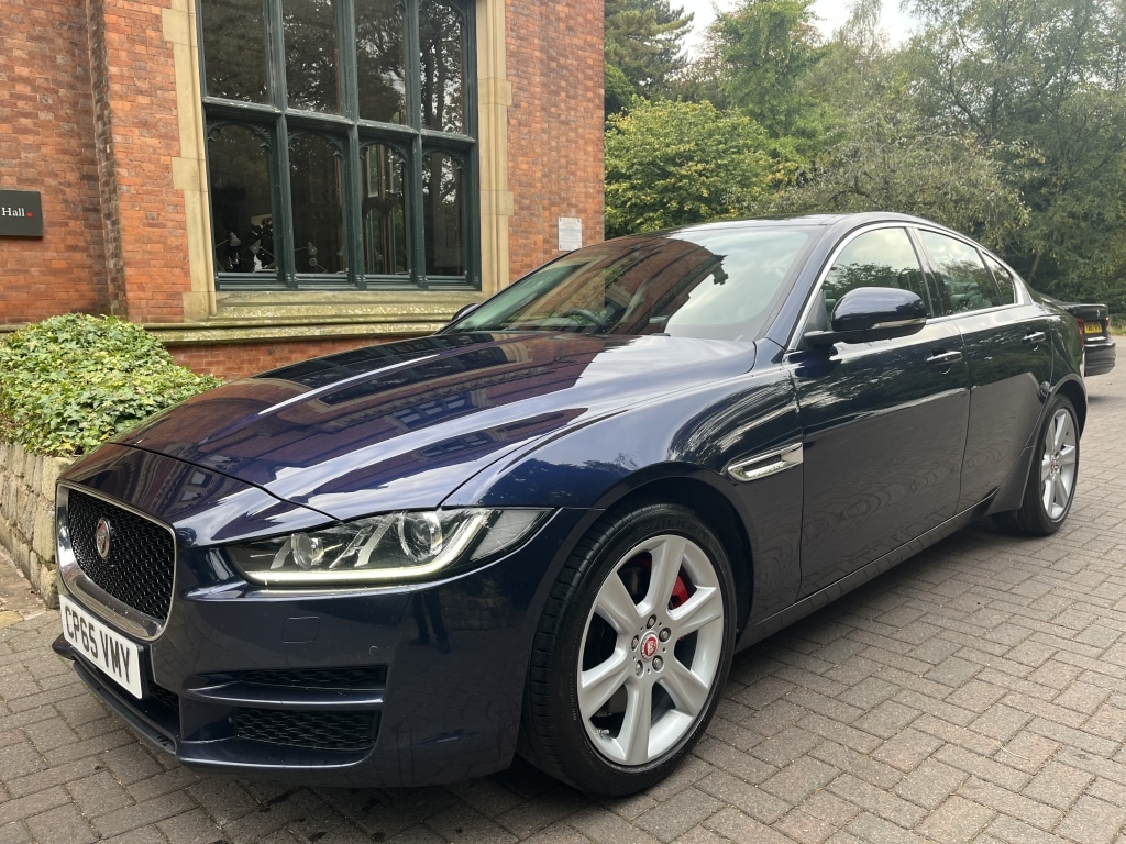 Used Jaguar XE 2015 for sale - 76149821: Photo 3
