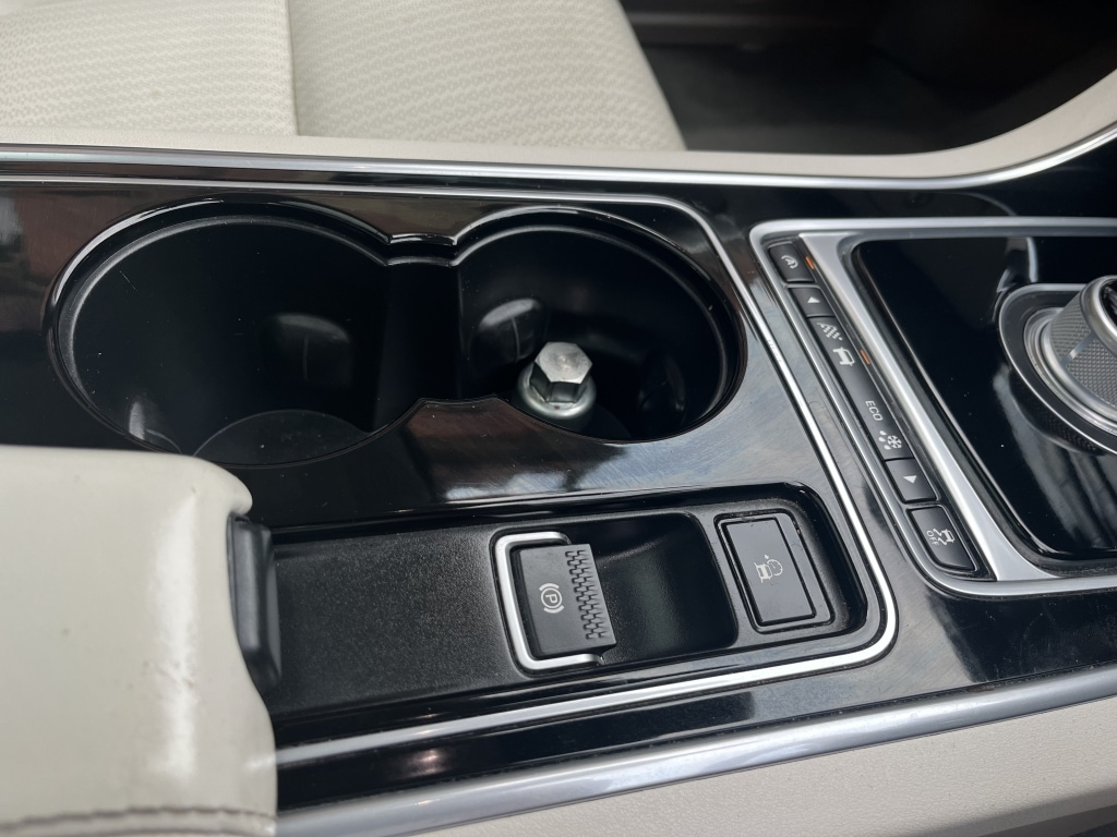 Used Jaguar XE 2015 for sale - 76149821: Photo 31
