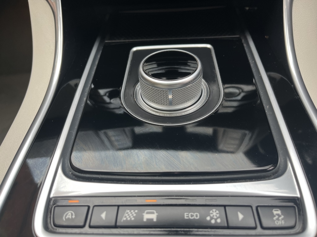 Used Jaguar XE 2015 for sale - 76149821: Photo 33