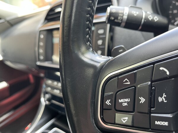 Used Jaguar XE 2017 for sale - 74718995: Photo 11