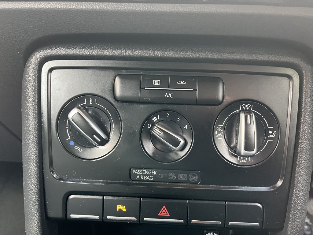 Used Volkswagen Beetle 2014 for sale - 78018610: Photo 29