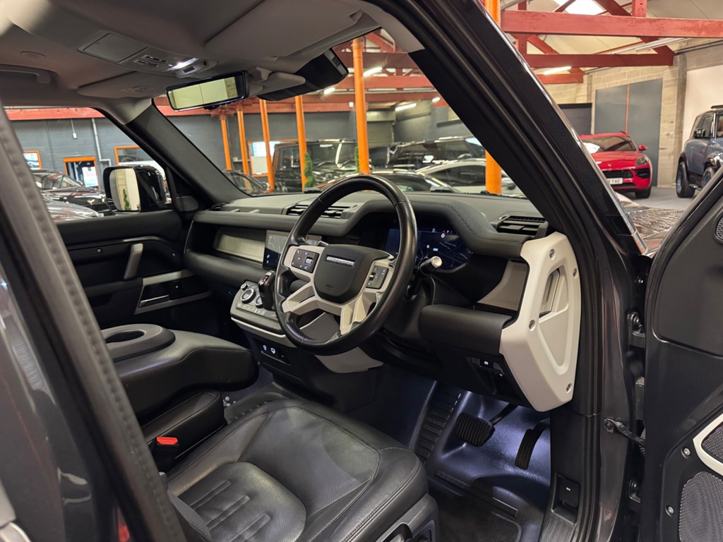 Used Land Rover Defender 2021 for sale - 76696274: Photo 3