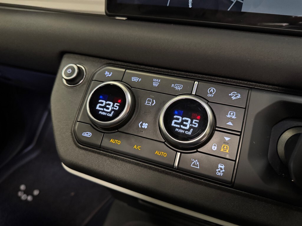 Used Land Rover Defender 2021 for sale - 76696274: Photo 32