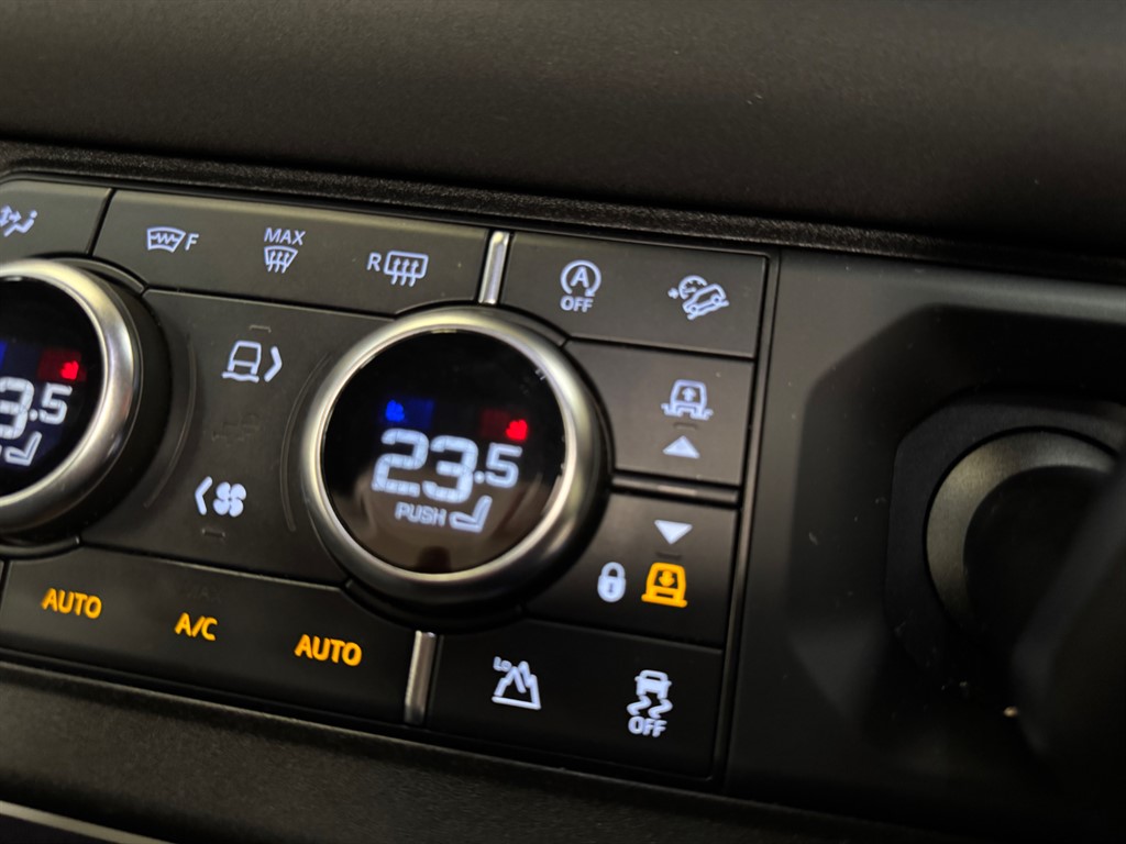 Used Land Rover Defender 2021 for sale - 76696274: Photo 34