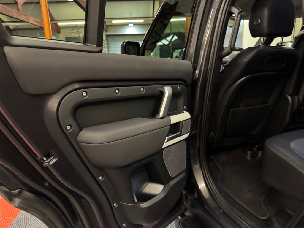 Used Land Rover Defender 2021 for sale - 76696274: Photo 52