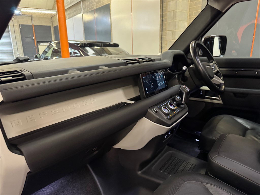 Used Land Rover Defender 2021 for sale - 76696274: Photo 54