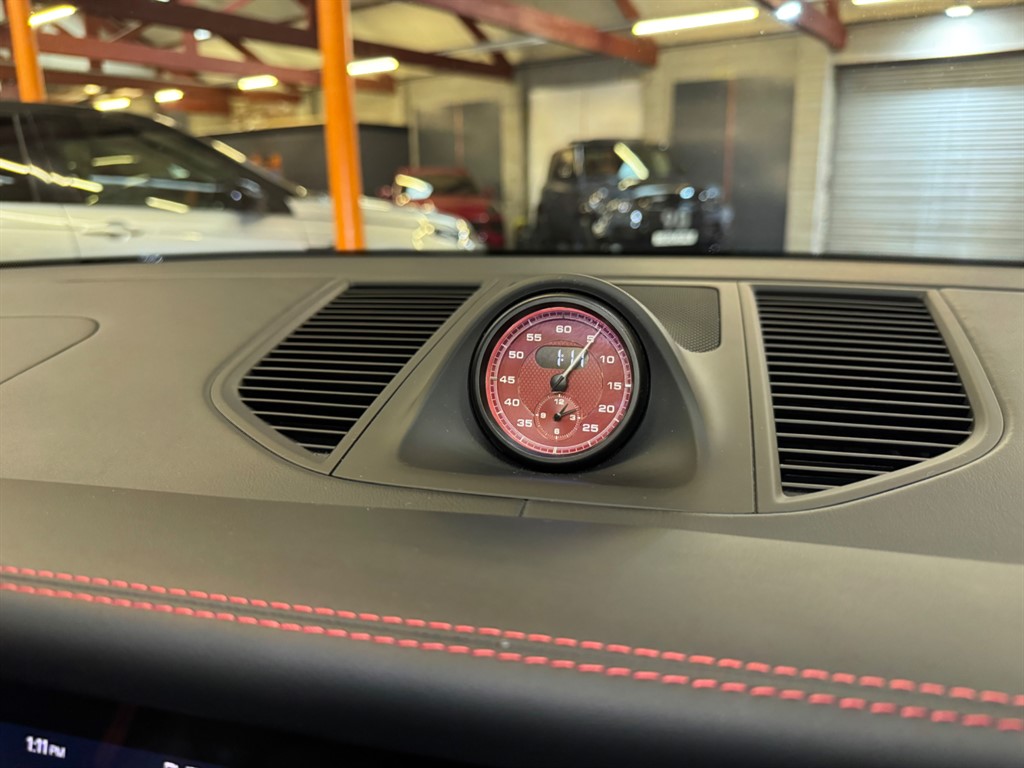 Used Porsche Macan 2024 for sale - 76696276: Photo 37