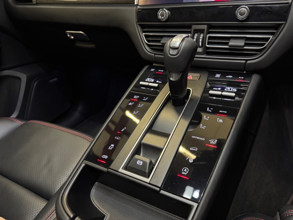 Used Porsche Macan 2024 for sale - 76696276: Photo 39