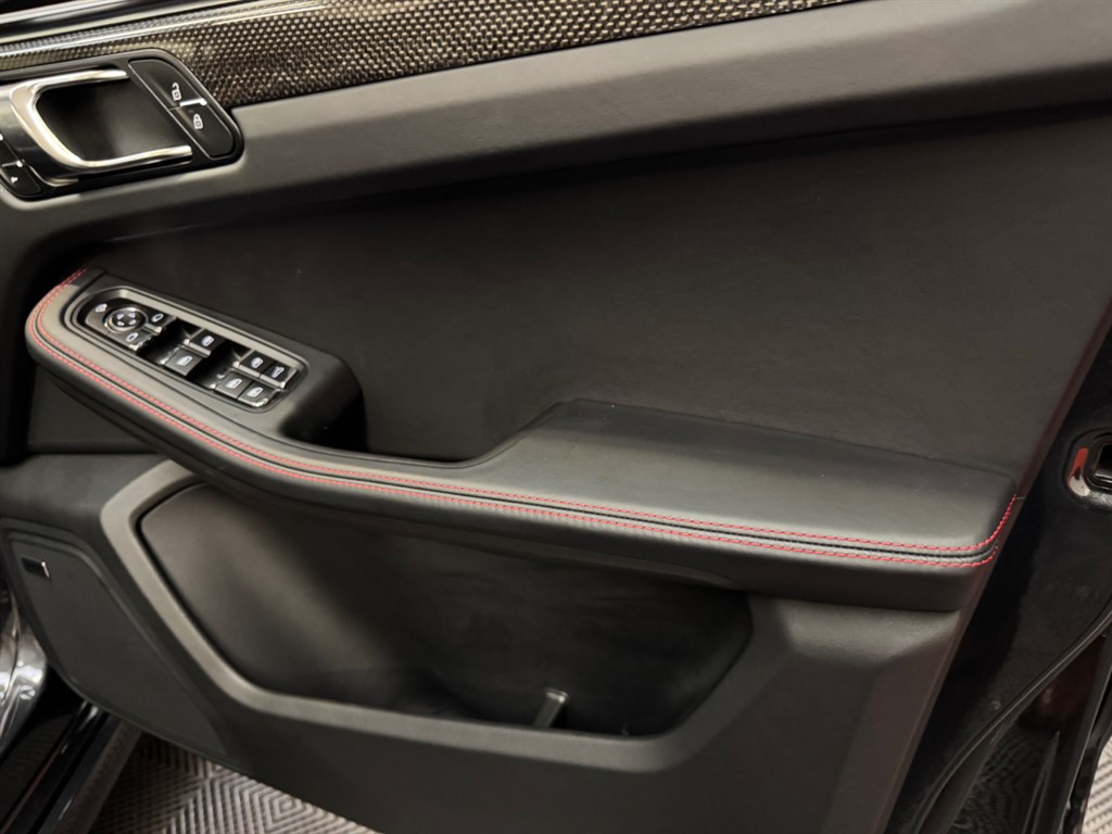 Used Porsche Macan 2024 for sale - 76696276: Photo 42