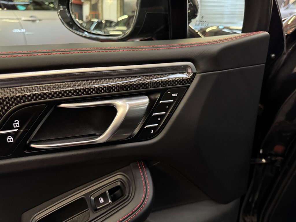 Used Porsche Macan 2024 for sale - 76696276: Photo 61