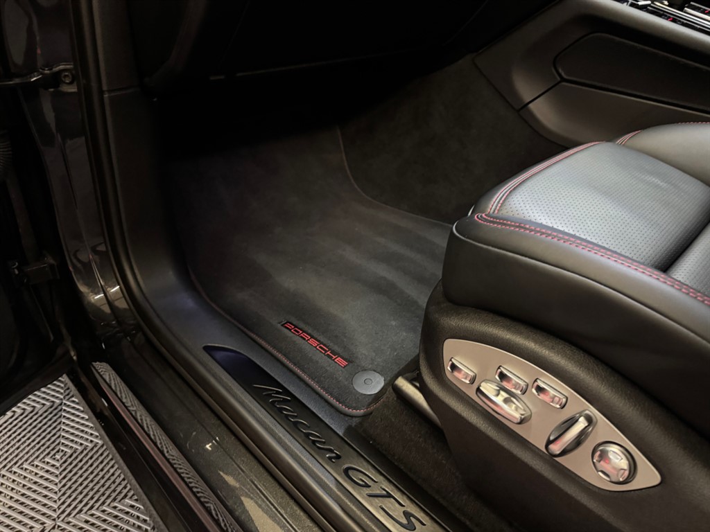 Used Porsche Macan 2024 for sale - 76696276: Photo 63