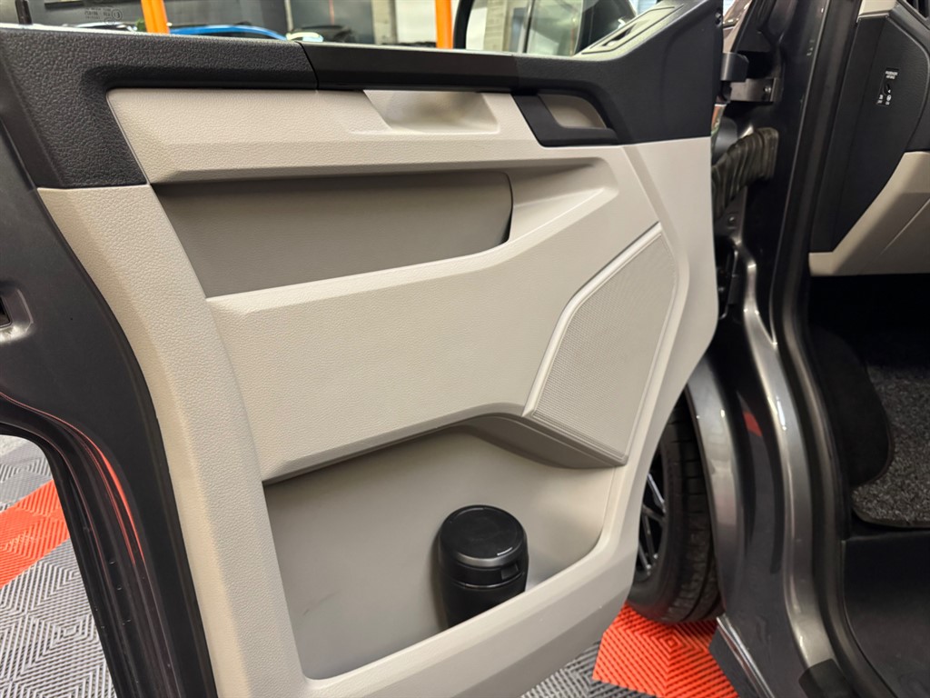 Used Volkswagen Transporter 2018 for sale - 76696273: Photo 37