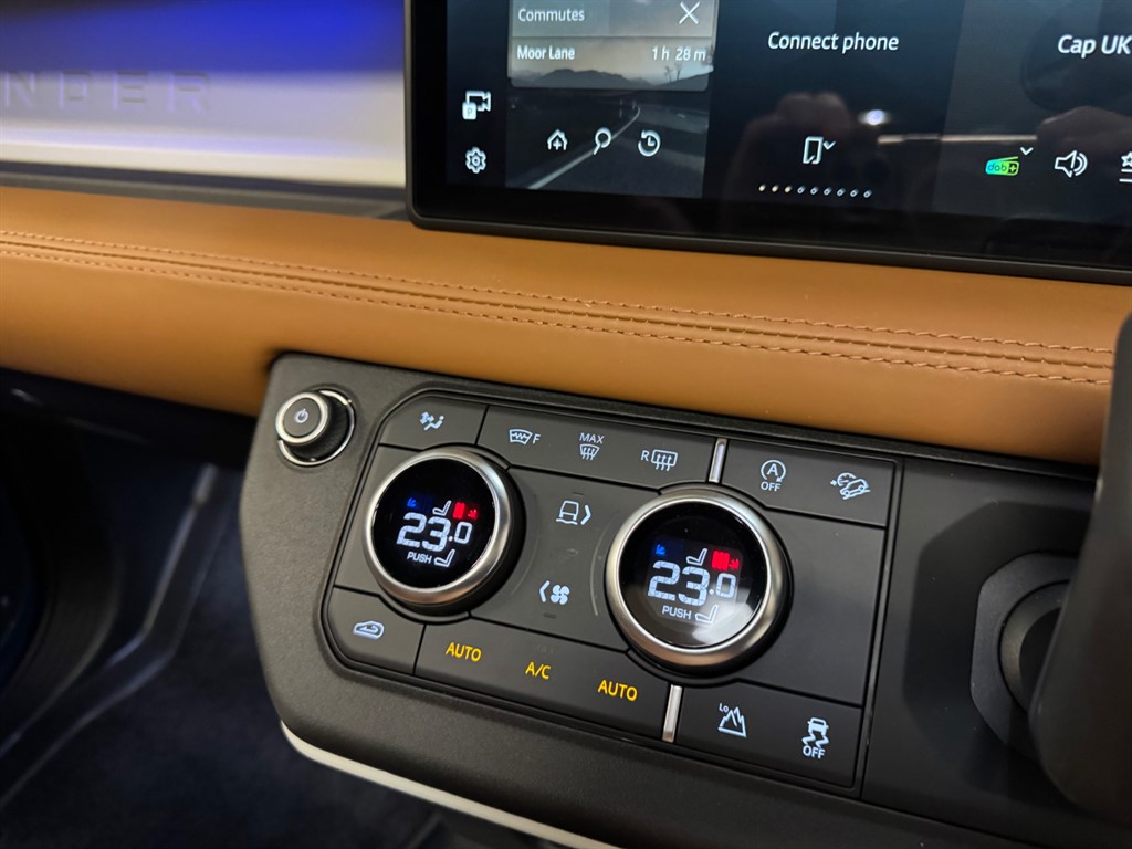 Used Land Rover Defender 2024 for sale - 76696280: Photo 42