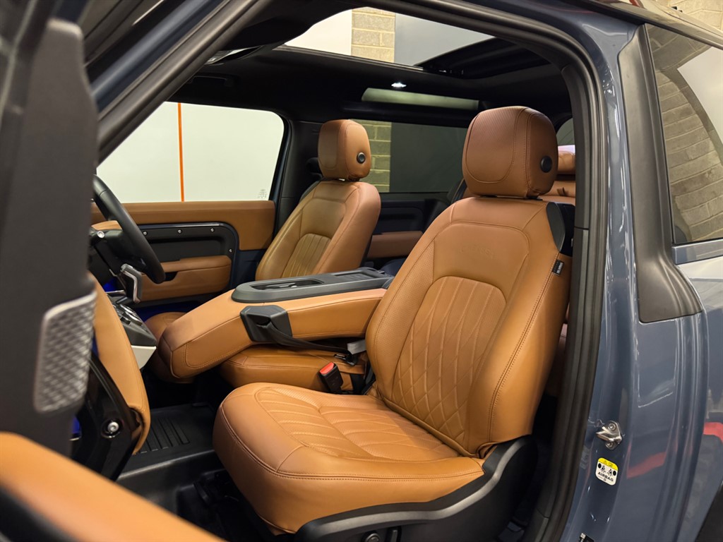 Used Land Rover Defender 2024 for sale - 76696280: Photo 5