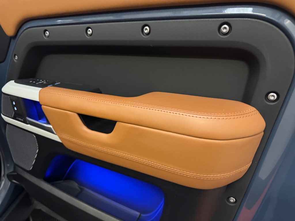 Used Land Rover Defender 2024 for sale - 76696280: Photo 54