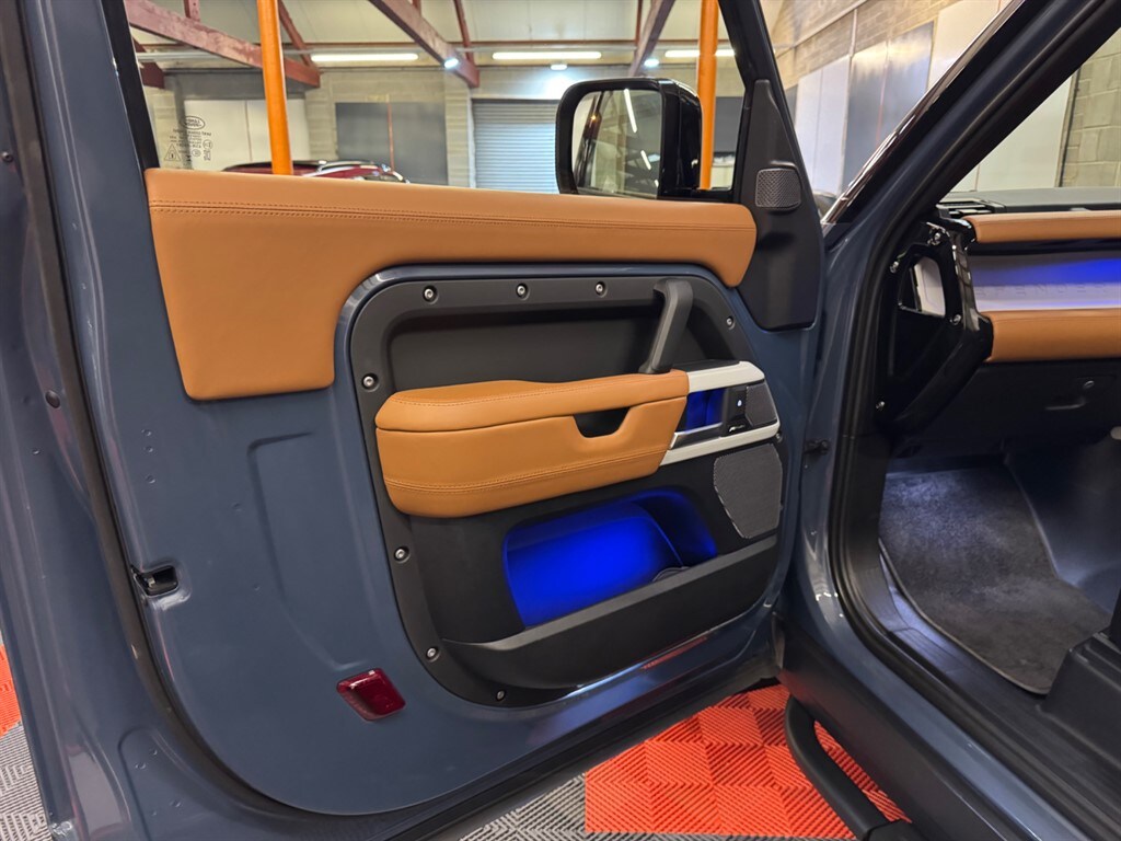 Used Land Rover Defender 2024 for sale - 76696280: Photo 64