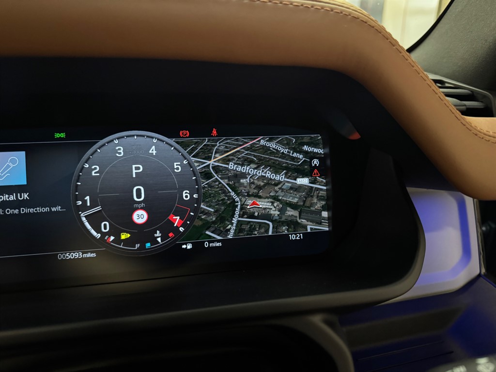 Used Land Rover Defender 2024 for sale - 76696280: Photo 74