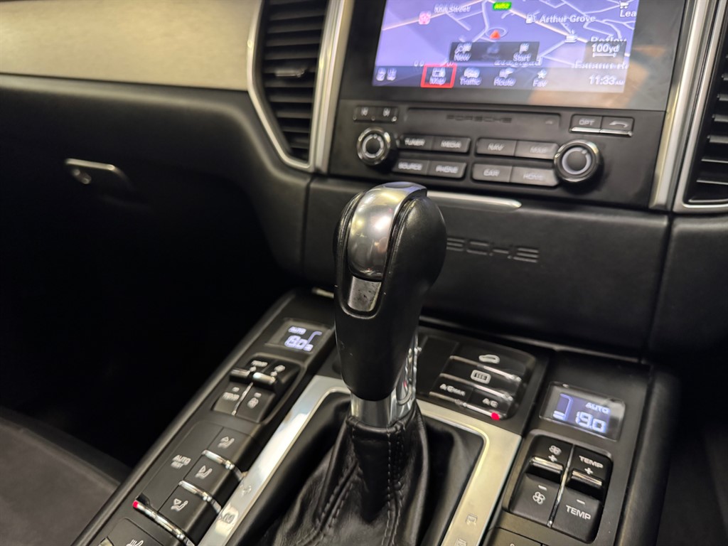 Used Porsche Macan 2018 for sale - 76696281: Photo 32