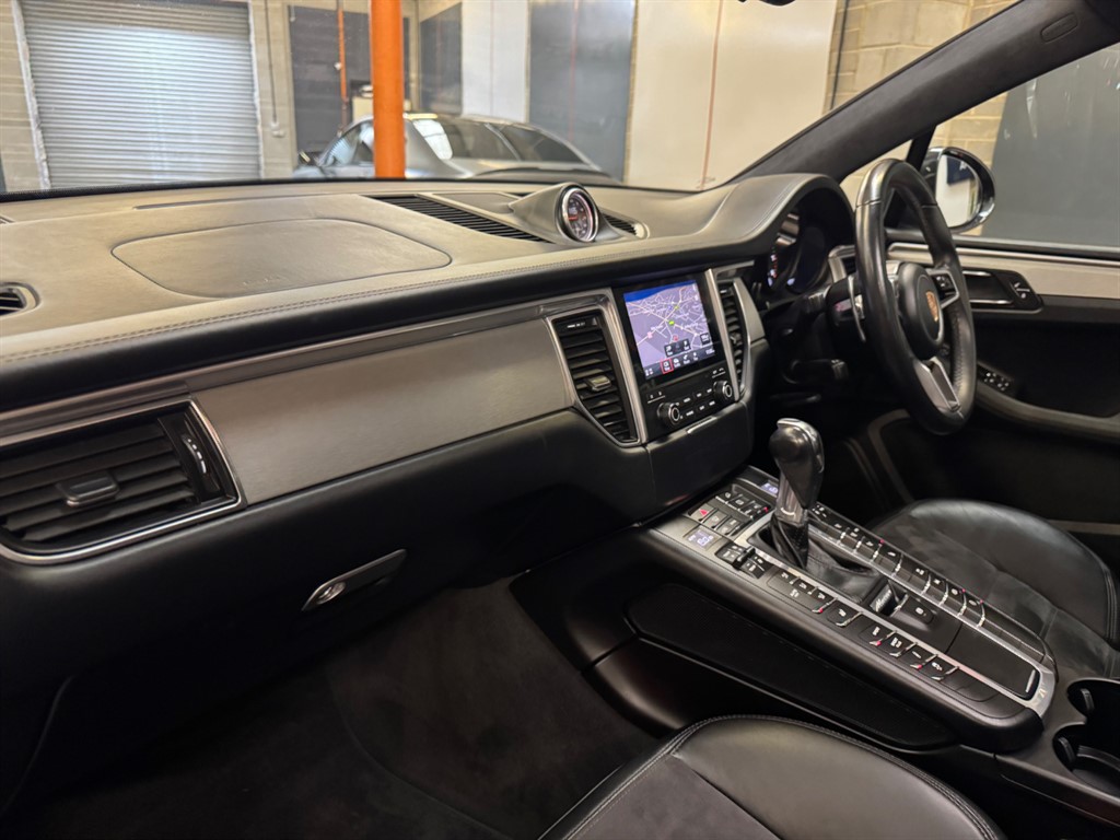 Used Porsche Macan 2018 for sale - 76696281: Photo 47