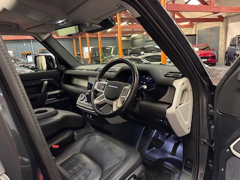 Used Land Rover Defender 2021 for sale - 76659773: Photo