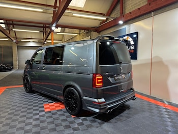Used Volkswagen Transporter 2018 for sale - 76659767: Photo