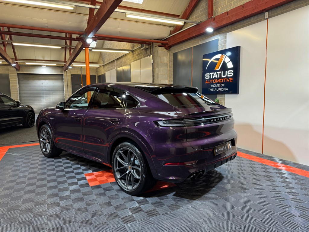 Used Porsche Cayenne 2024 for sale - 76696263: Photo 2