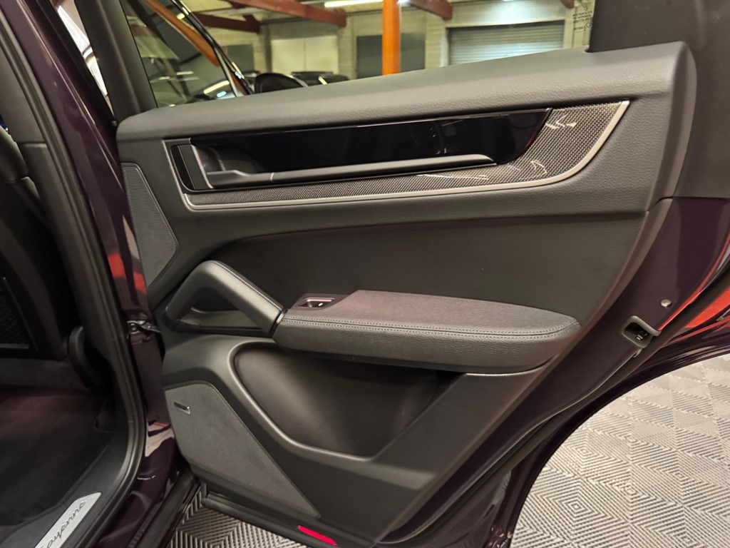Used Porsche Cayenne 2024 for sale - 76696263: Photo 28
