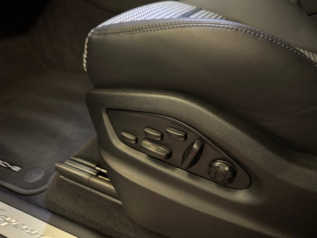 Used Porsche Cayenne 2024 for sale - 76696263: Photo 31