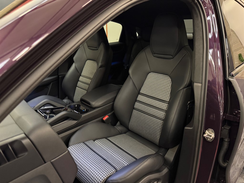 Used Porsche Cayenne 2024 for sale - 76696263: Photo 4