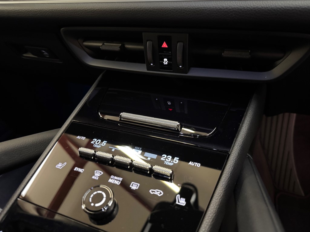 Used Porsche Cayenne 2024 for sale - 76696263: Photo 51