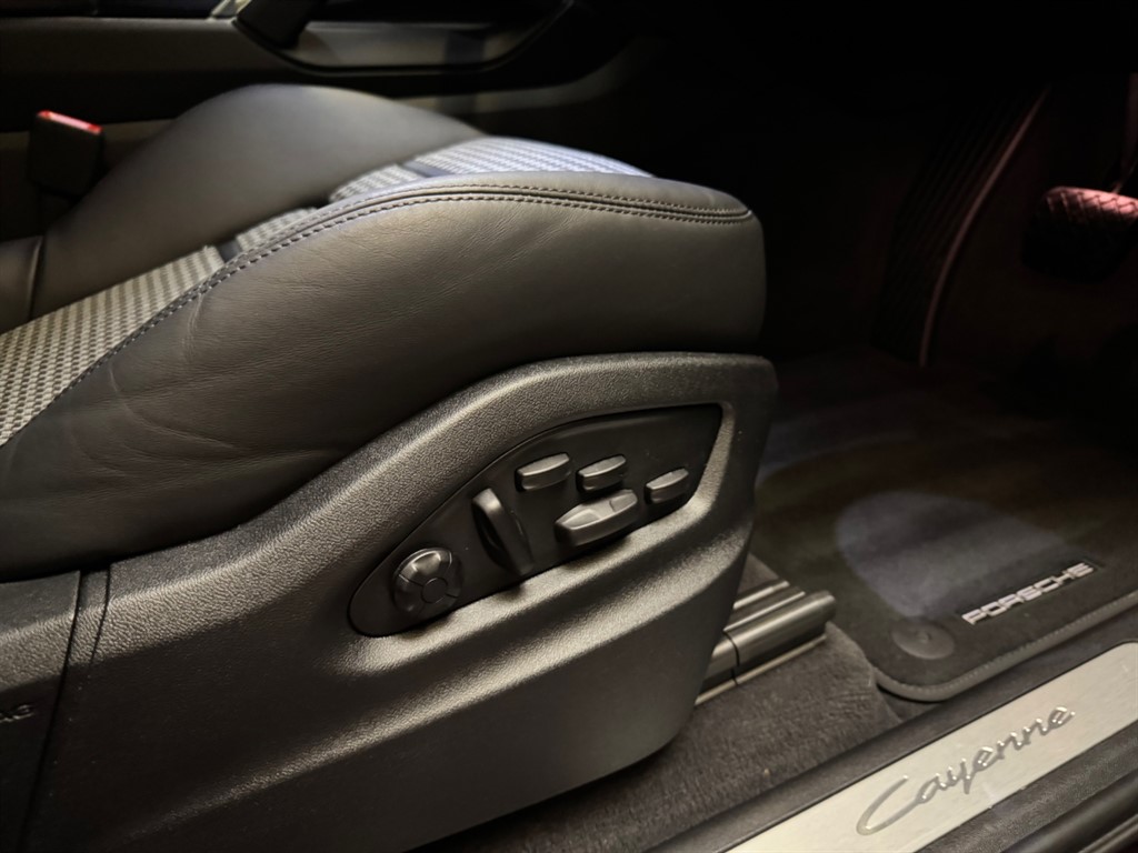 Used Porsche Cayenne 2024 for sale - 76696263: Photo 52