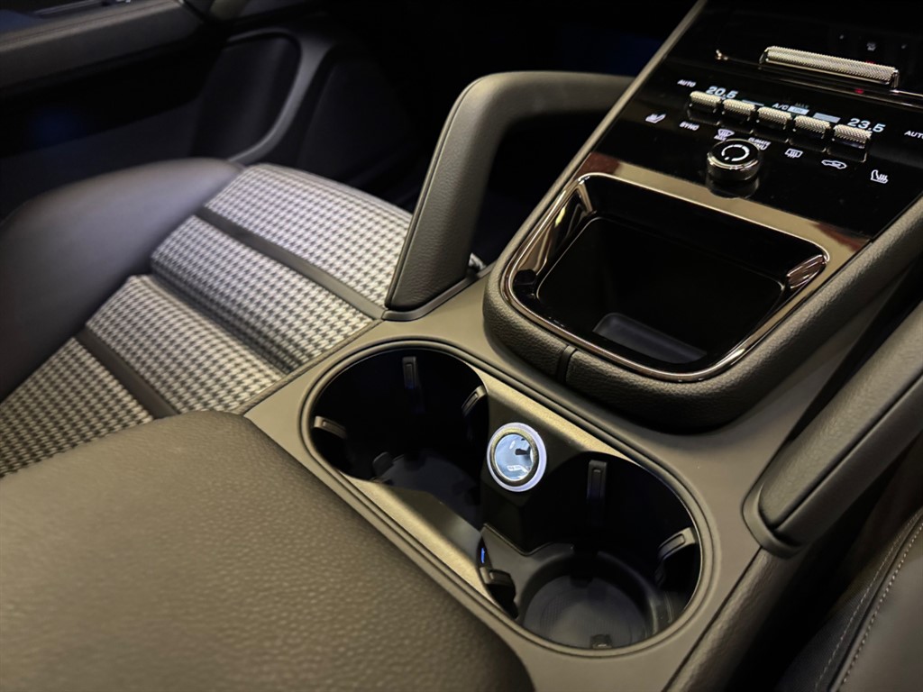 Used Porsche Cayenne 2024 for sale - 76696263: Photo 63