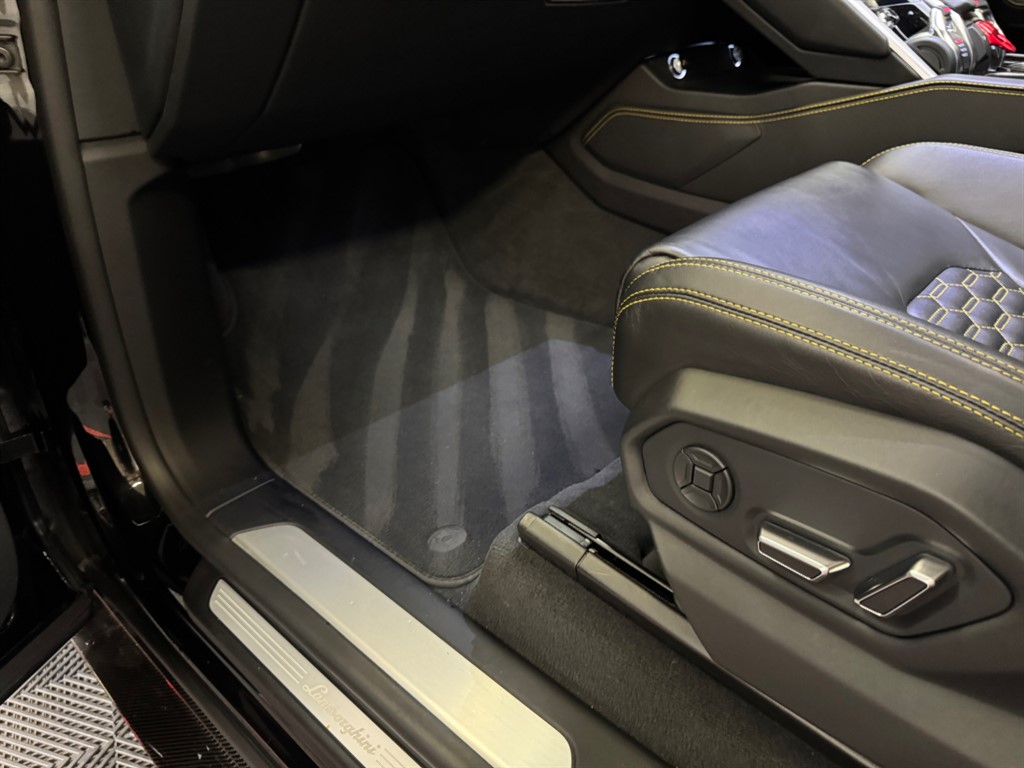 Used Lamborghini Urus 2020 for sale - 76696270: Photo 37