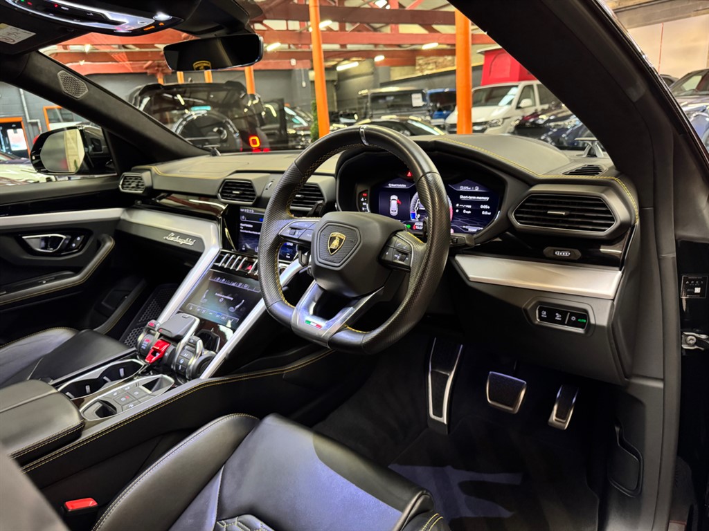 Used Lamborghini Urus 2020 for sale - 76696270: Photo 4
