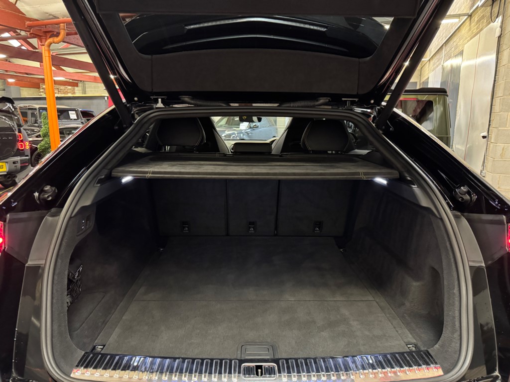 Used Lamborghini Urus 2020 for sale - 76696270: Photo 46