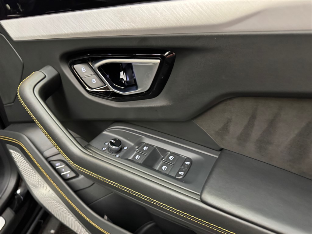 Used Lamborghini Urus 2020 for sale - 76696270: Photo 53