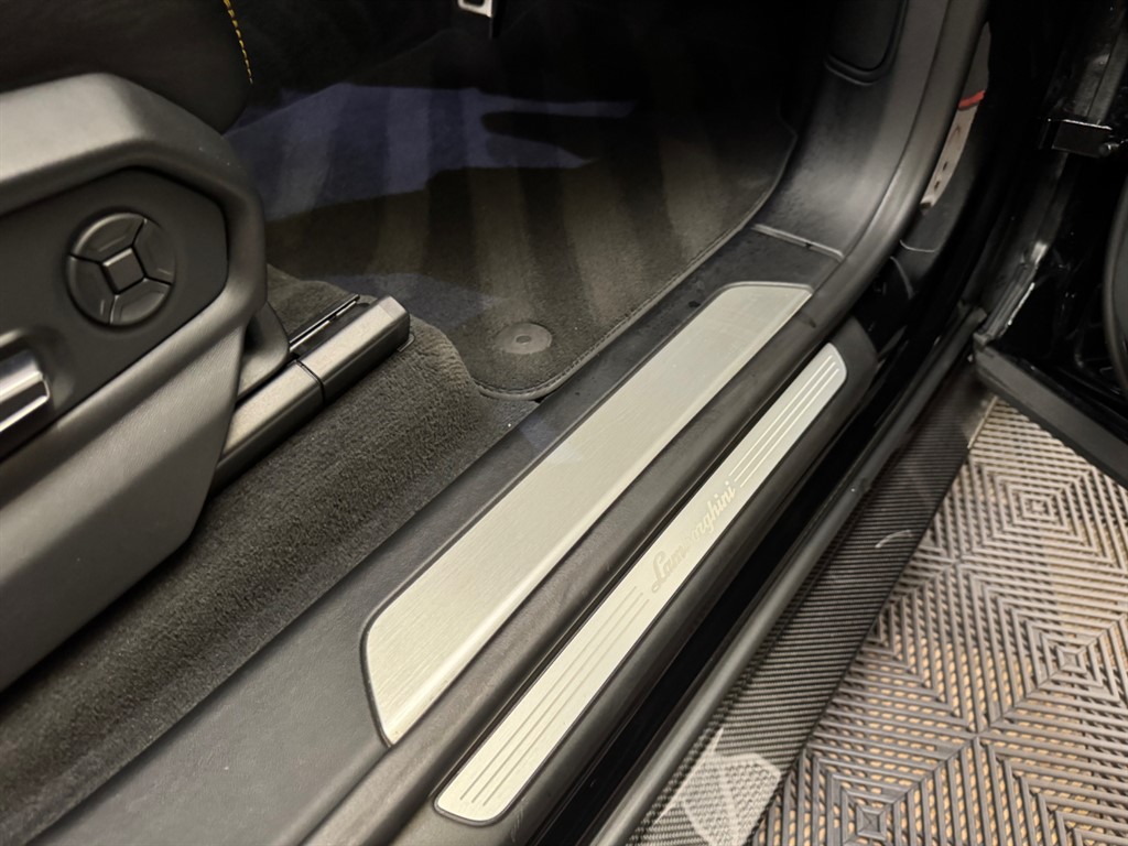 Used Lamborghini Urus 2020 for sale - 76696270: Photo 56