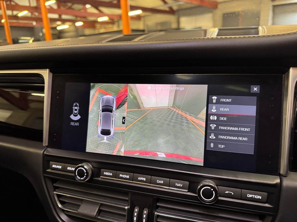 Used Porsche Macan 2018 for sale - 76696271: Photo 25