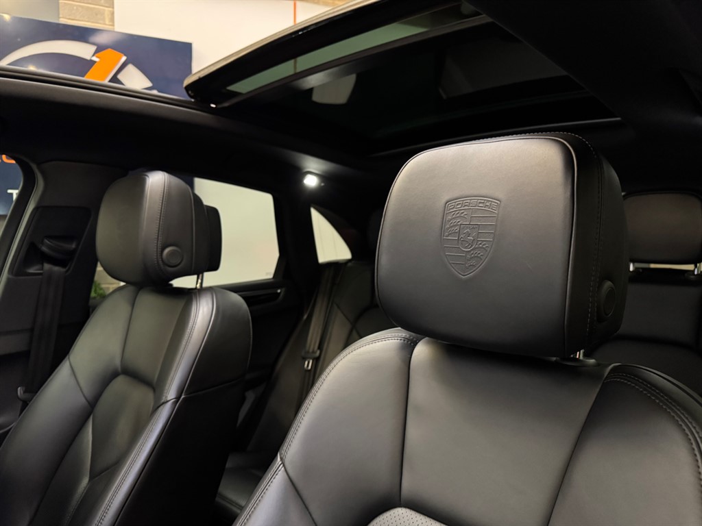 Used Porsche Macan 2018 for sale - 76696271: Photo 29