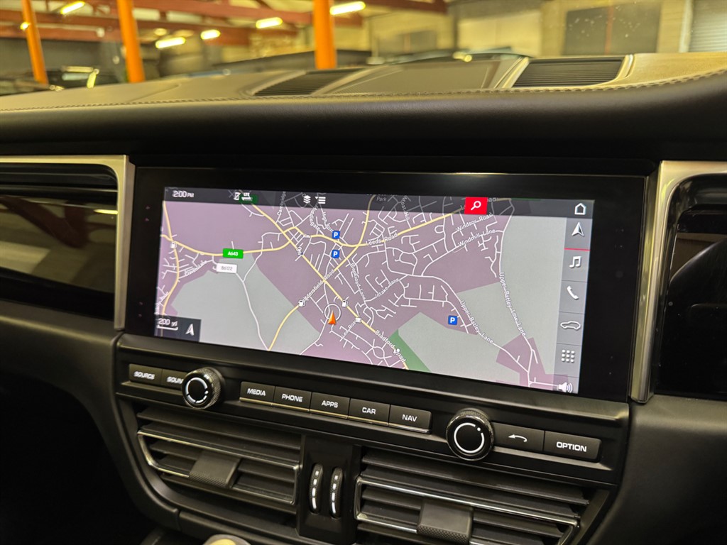 Used Porsche Macan 2018 for sale - 76696271: Photo 31