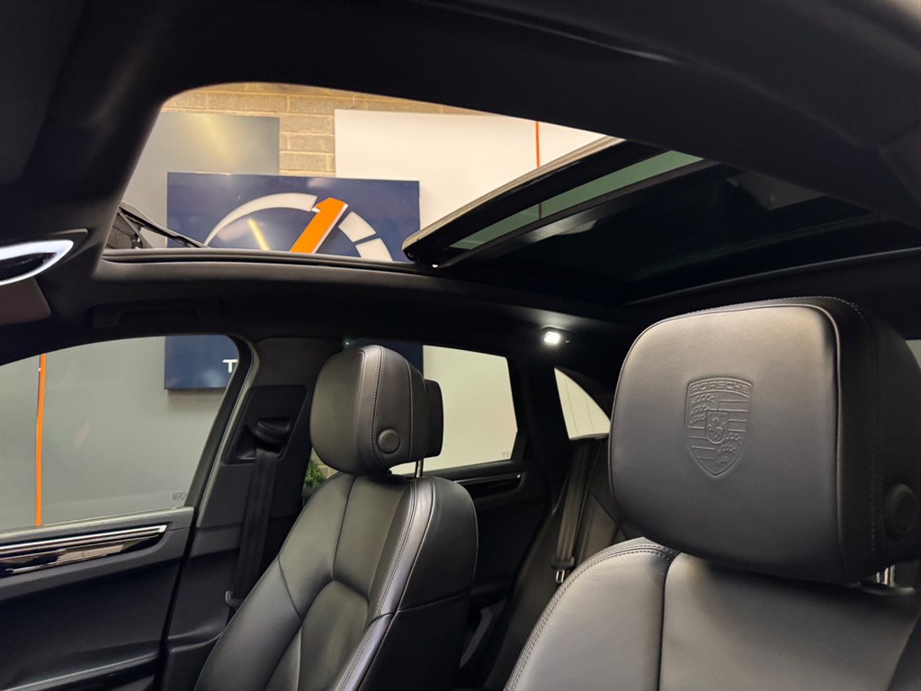 Used Porsche Macan 2018 for sale - 76696271: Photo 50